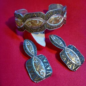 Crumrine Mfg USA Western cuff bracelet and earrings gold/silver tone non mag